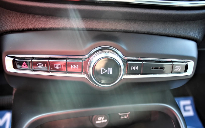 Volvo XC 40 cena 139900 przebieg: 32000, rok produkcji 2021 z Wleń małe 596
